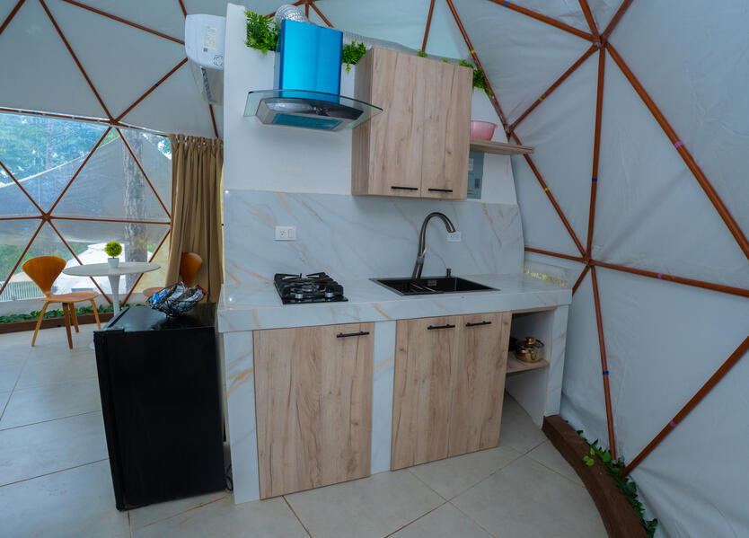 Suite Romeo & Julieta equipada para una estancia única y agradable en Glamping El Fortin